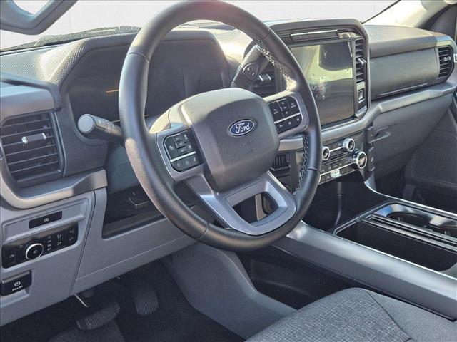 2025 Ford F-150 XLT photo 3