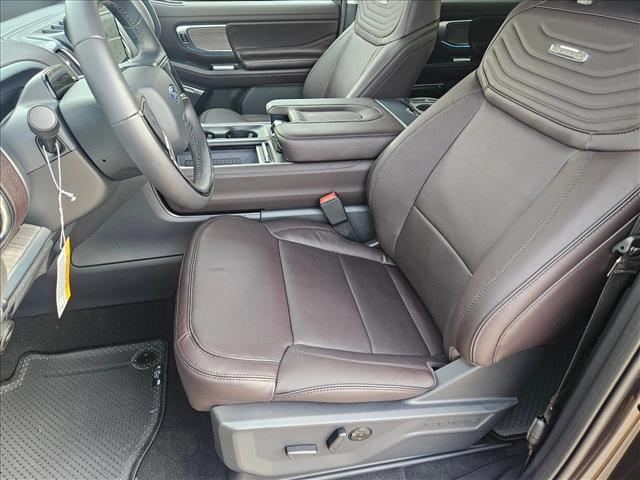2025 Ford Expedition Platinum photo 4