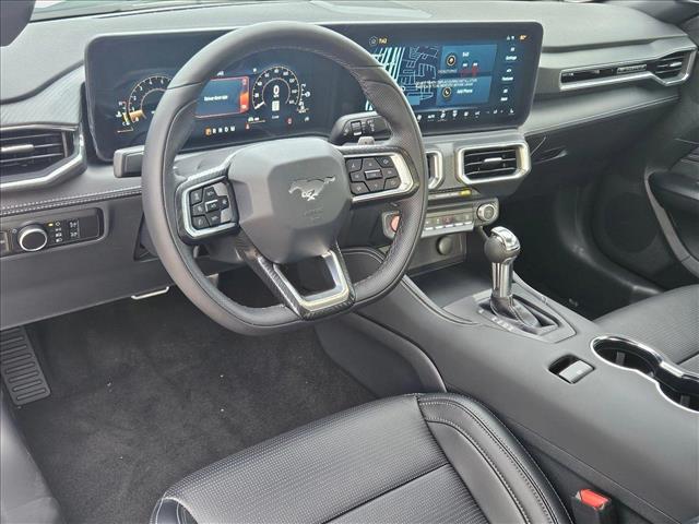 2025 Ford Mustang GT Premium photo 3