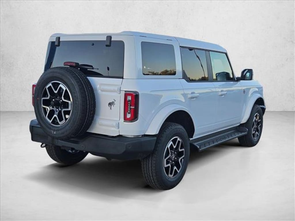 New 2025 Ford Bronco Outer Banks SUV