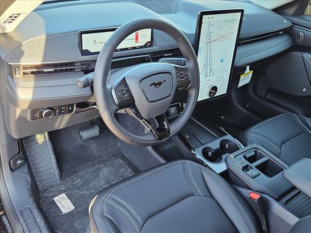 2025 Ford Mustang Mach-E Premium photo 3