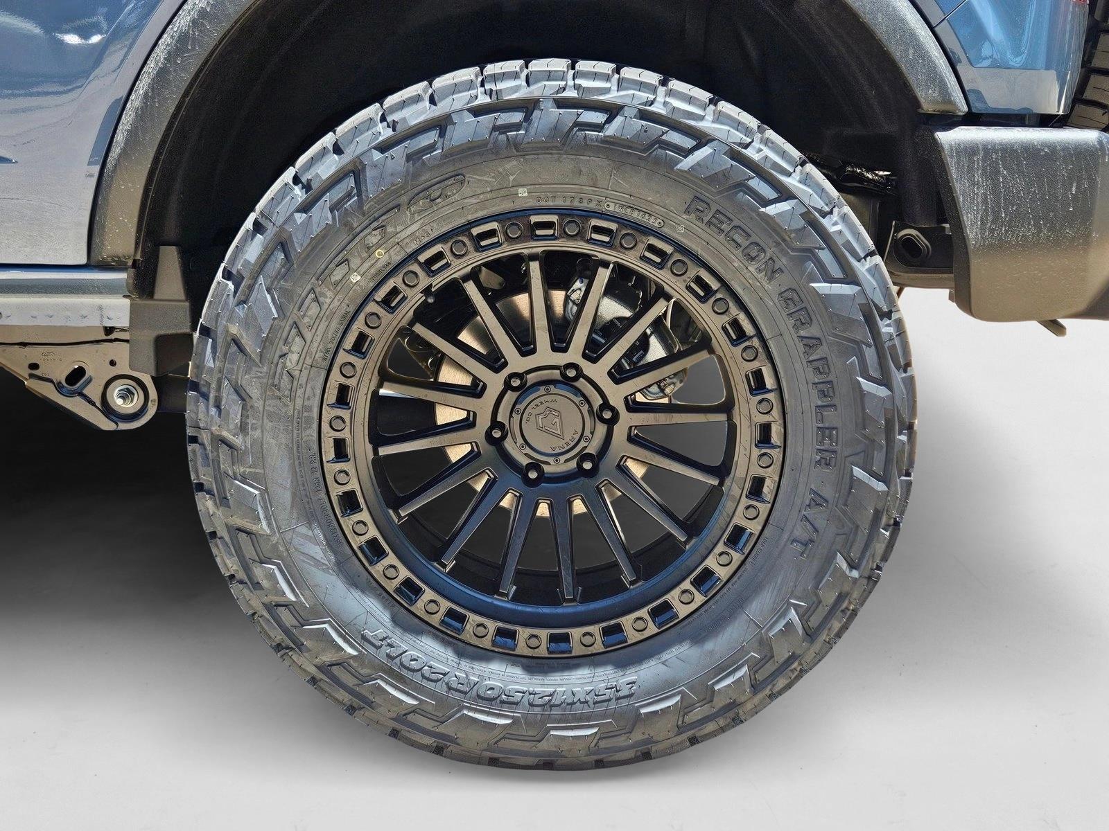 2025 Ford Bronco 4-Door Base - Photo 9