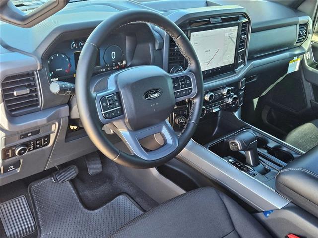 2025 Ford F-150 XLT photo 3