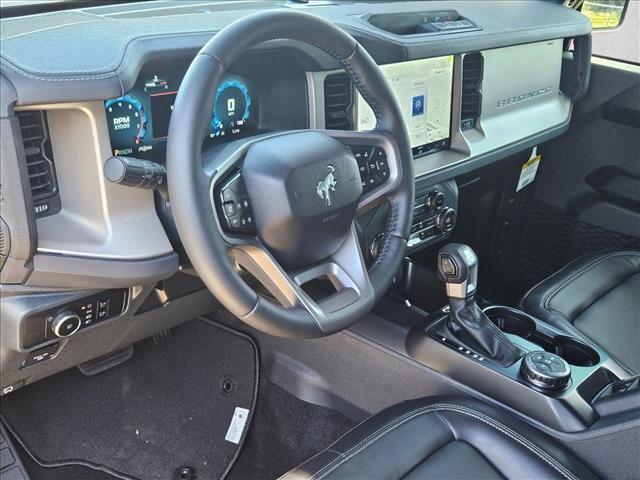 2025 Ford Bronco Outer Banks photo 3