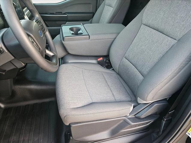 2025 Ford F-150 XL photo 4