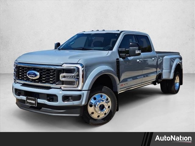 2026 Ford F-450 Super Duty Platinum's photo