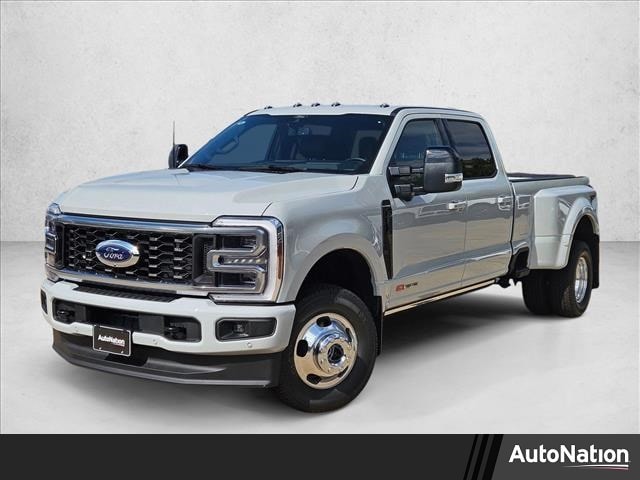 2026 Ford F-350 Super Duty Platinum's photo
