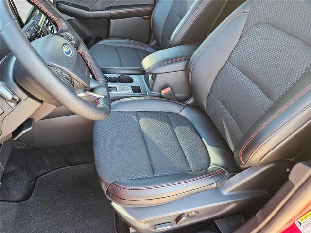 2026 Ford Escape ST-Line photo 4