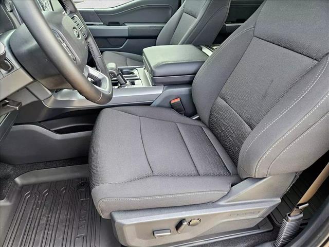 2025 Ford F-150 XLT photo 4