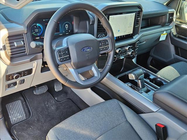 2025 Ford F-150 Lightning XLT photo 3