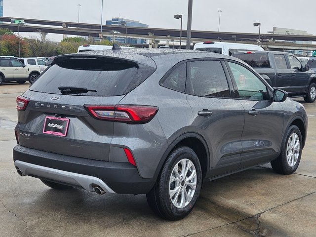 2026 Ford Escape Active photo 2