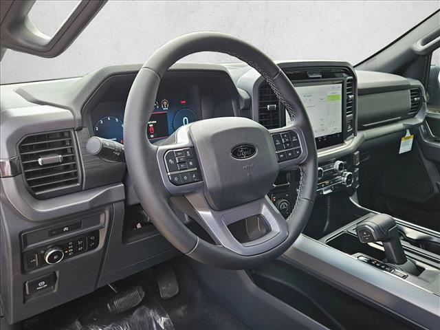 2025 Ford F-150 XLT photo 3