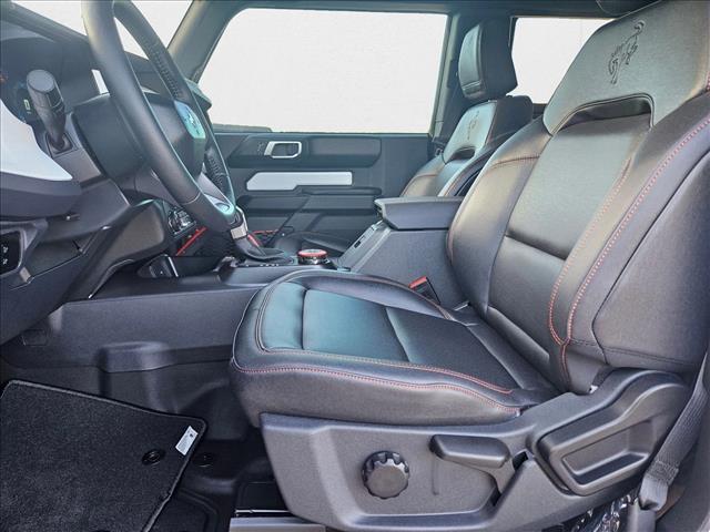 2025 Ford Bronco First Edition photo 4