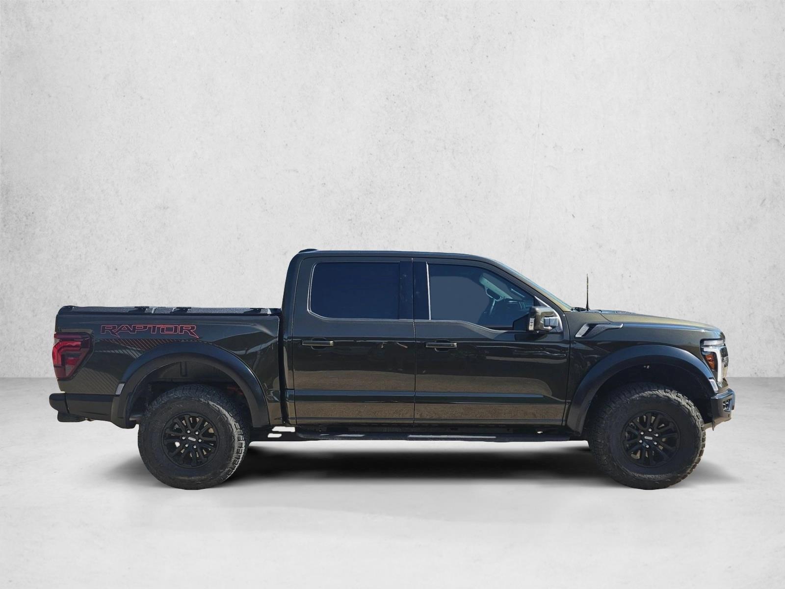2025 Ford F-150 Raptor photo 4