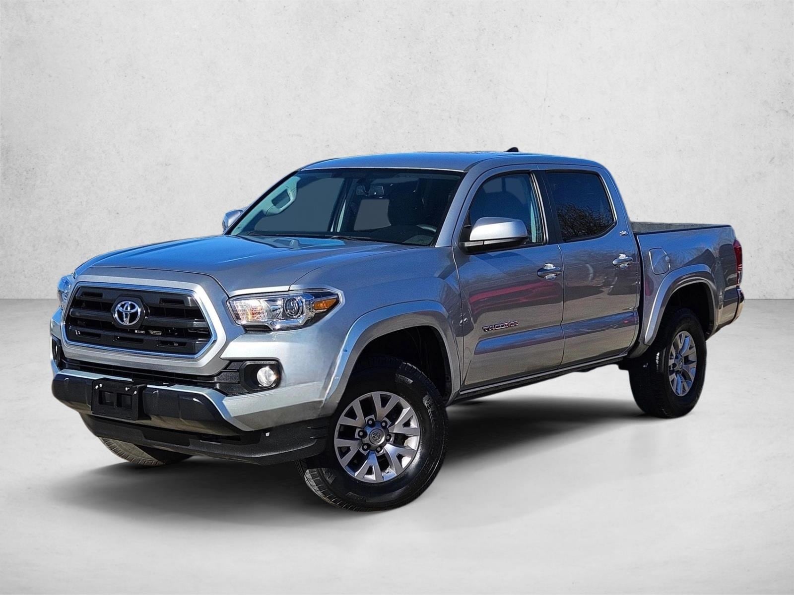 2017 Toyota Tacoma SR5's photo