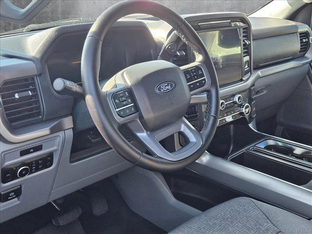 2025 Ford F-150 XLT photo 3