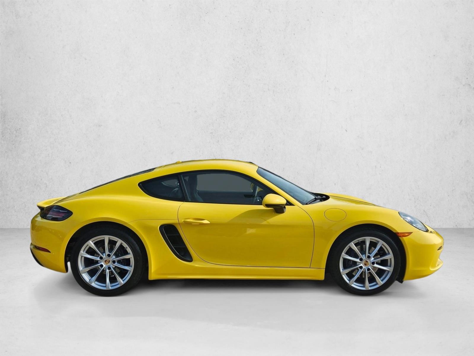 2024 Porsche Cayman photo 4