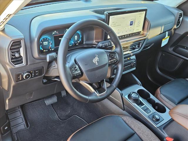 2025 Ford Bronco Sport Outer Banks photo 2