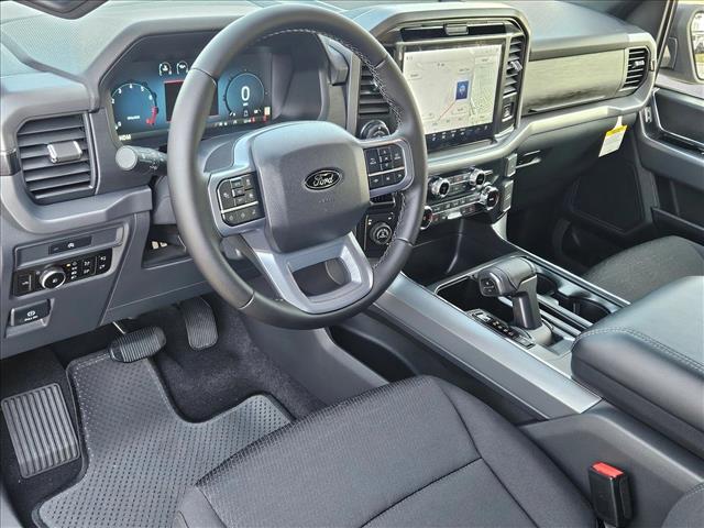 2025 Ford F-150 XLT photo 3