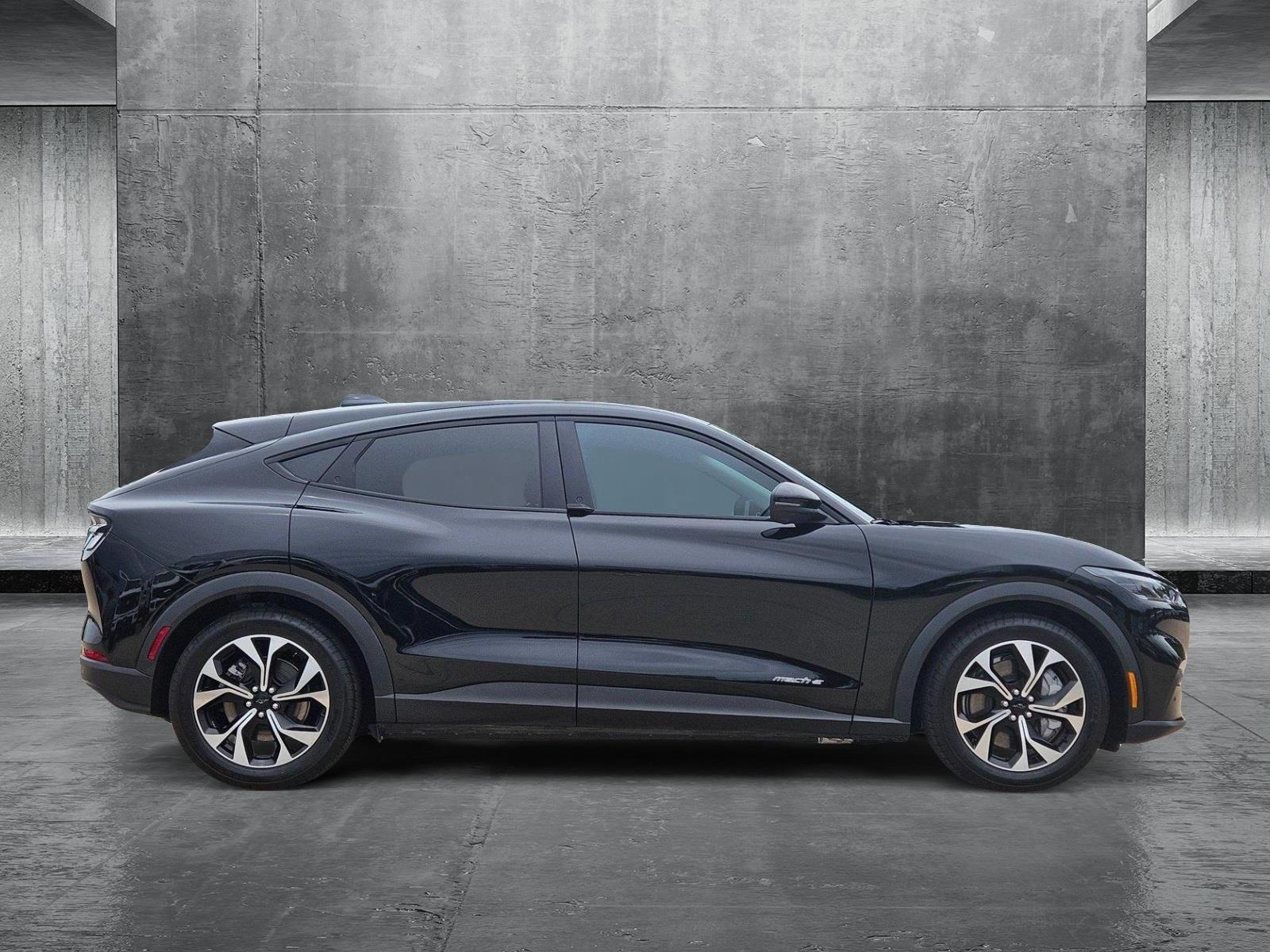 2025 Ford Mustang Mach-E Select photo 4
