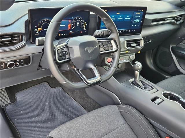 2025 Ford Mustang EcoBoost photo 3