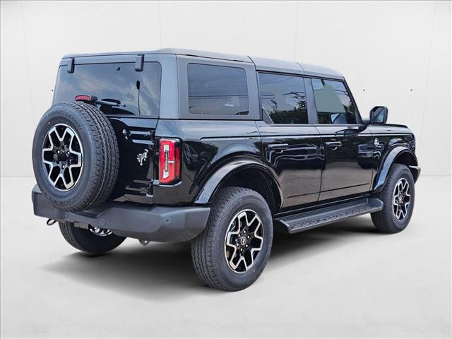 2025 Ford Bronco Outer Banks photo 2