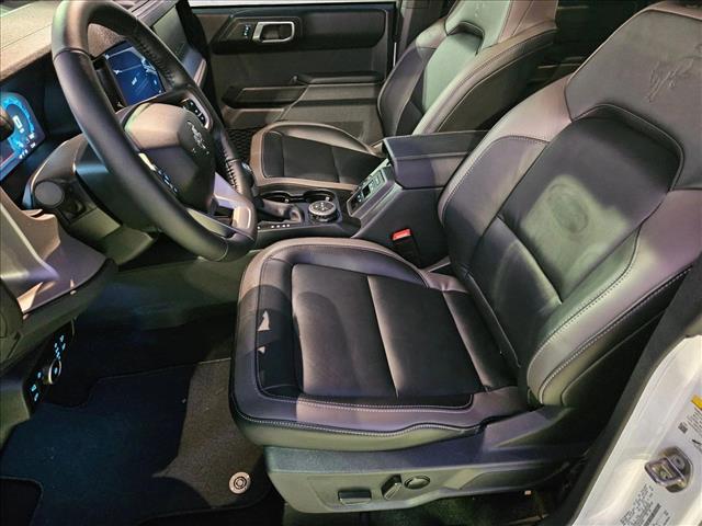2025 Ford Bronco Outer Banks photo 4