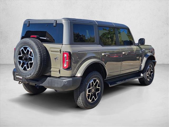 2025 Ford Bronco Outer Banks photo 2