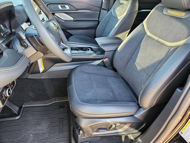 2026 Ford Explorer photo 4