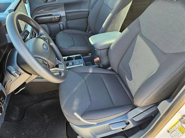 2025 Ford Maverick XL photo 4