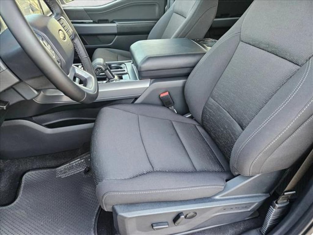 New 2025 Ford F-150 XLT Truck SuperCrew Cab