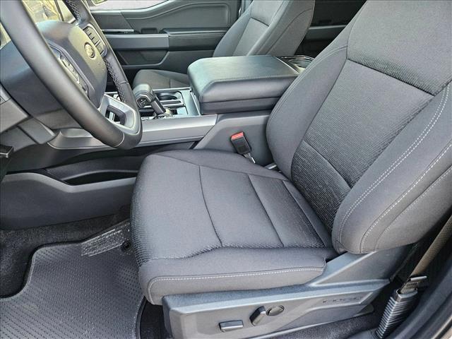 2025 Ford F-150 XLT photo 4