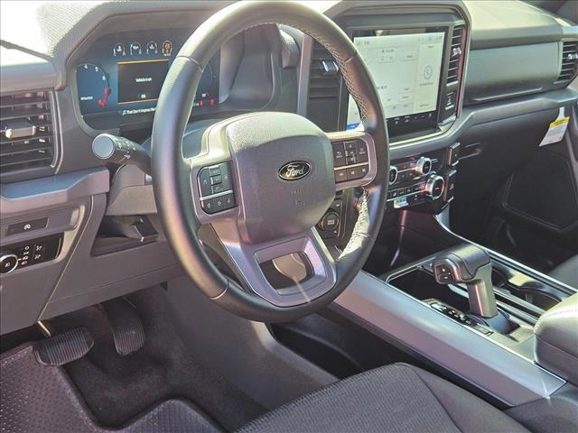 2025 Ford F-150 XLT photo 3