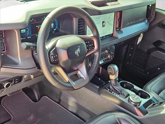 2025 Ford Bronco Outer Banks photo 3