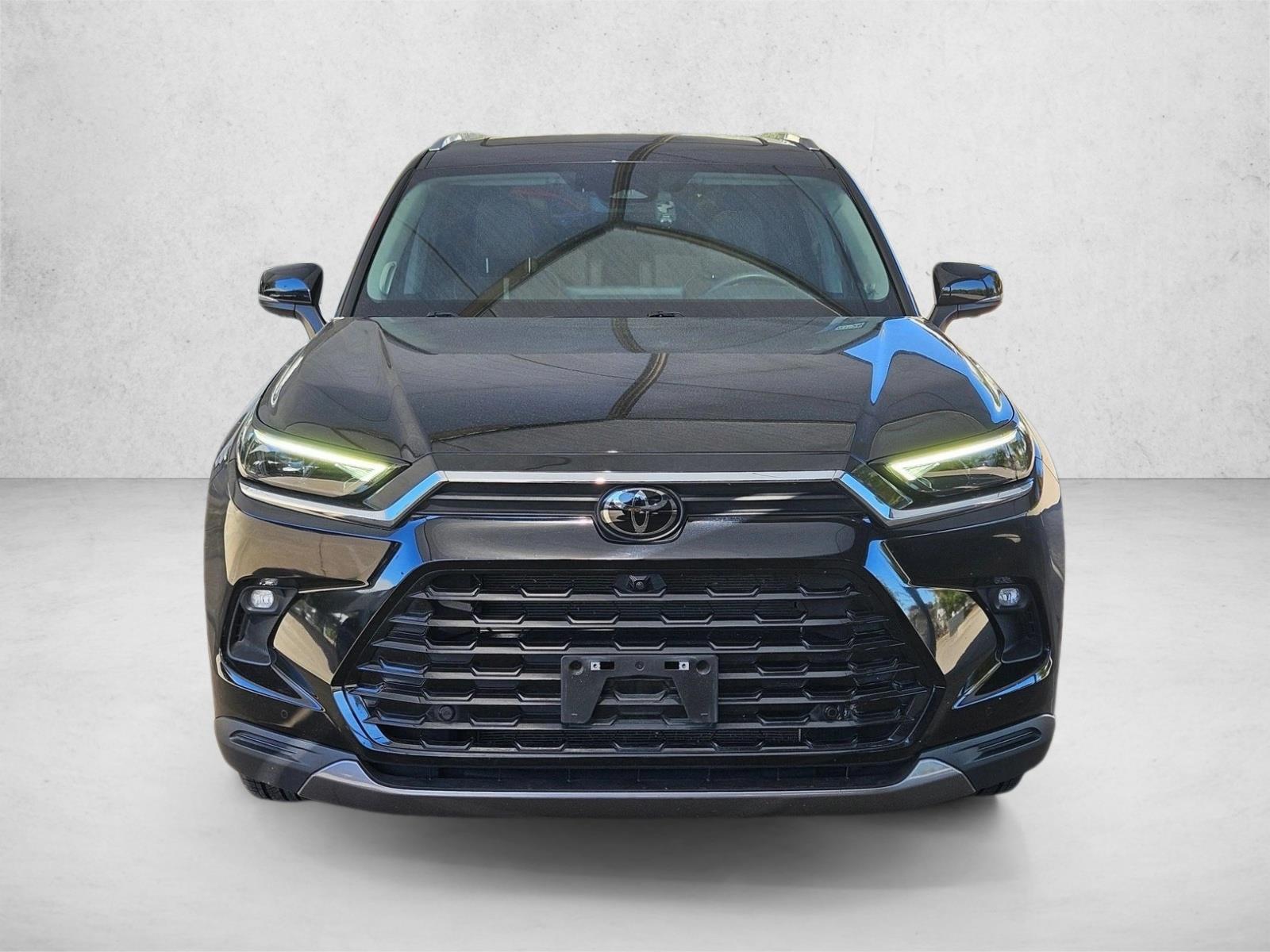 2024 Toyota Grand Highlander Platinum photo 2