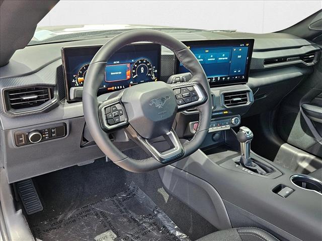 2025 Ford Mustang EcoBoost photo 3