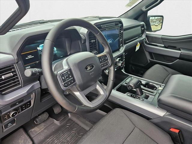 2025 Ford F-150 XLT photo 3