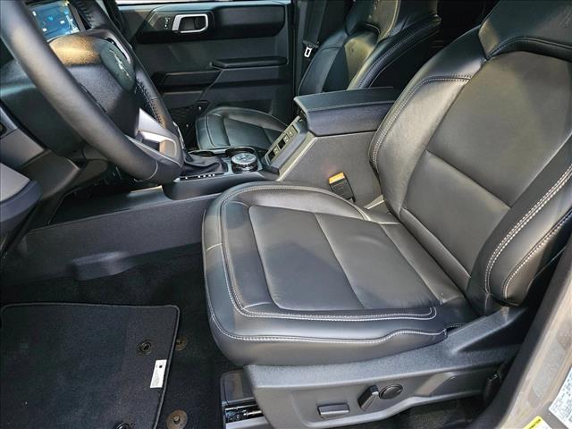 2025 Ford Bronco Outer Banks photo 4