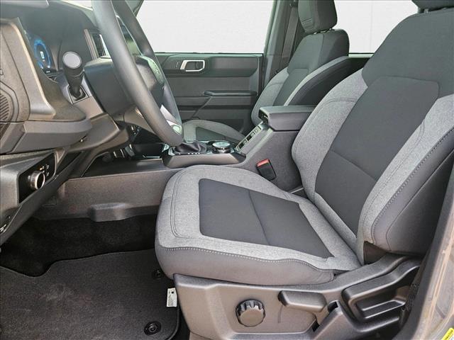 2025 Ford Bronco Base photo 4