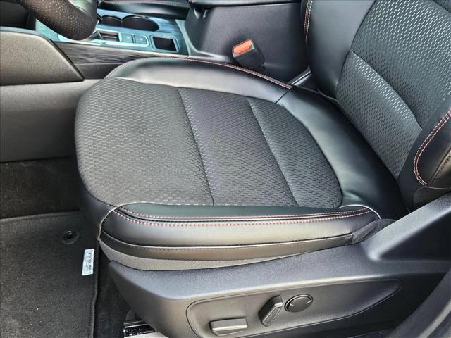 2025 Ford Escape ST-Line photo 4