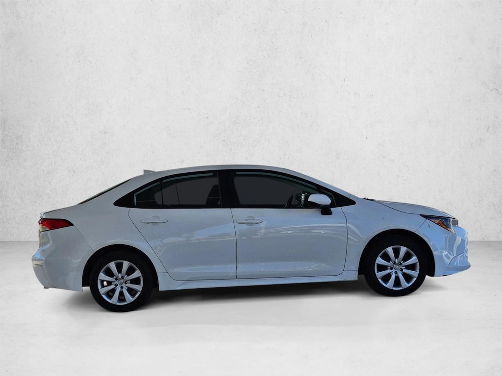 Used 2022 Toyota Corolla LE Sedan