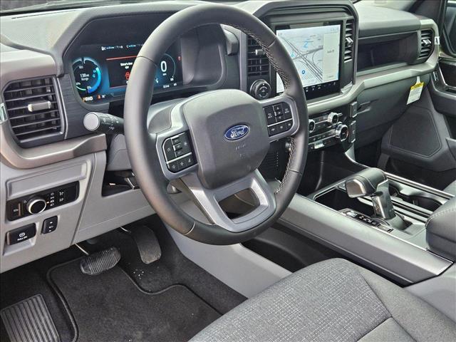 2025 Ford F-150 Lightning XLT photo 3