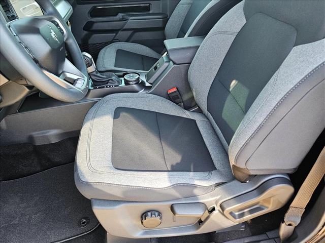 2025 Ford Bronco Base photo 4