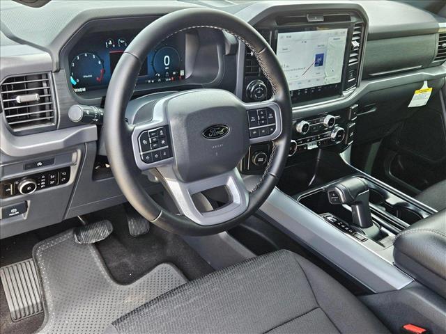 2025 Ford F-150 XLT photo 3