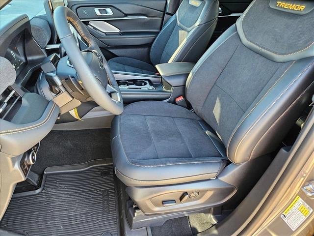 2026 Ford Explorer photo 3