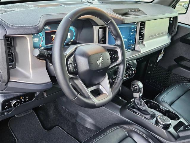 2025 Ford Bronco Outer Banks photo 3