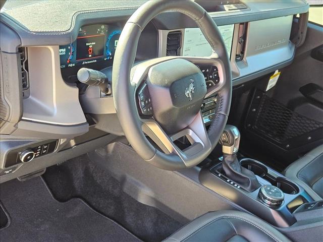 2025 Ford Bronco Outer Banks photo 3