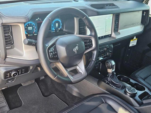 2025 Ford Bronco Outer Banks photo 3