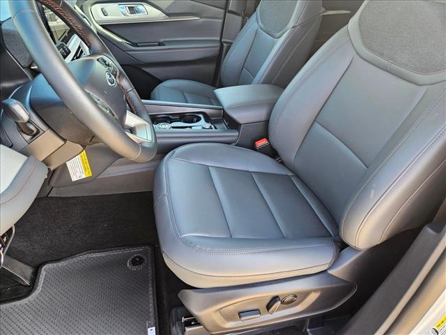 2026 Ford Explorer photo 3