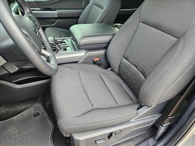 2025 Ford F-150 XLT photo 4